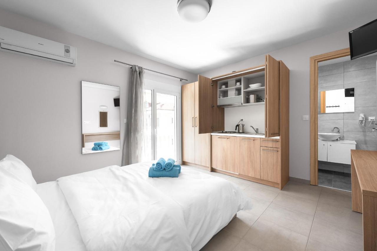 Blue Flag, Nilie Hospitality Mgmt Apartment Olympiakí Aktí Ngoại thất bức ảnh