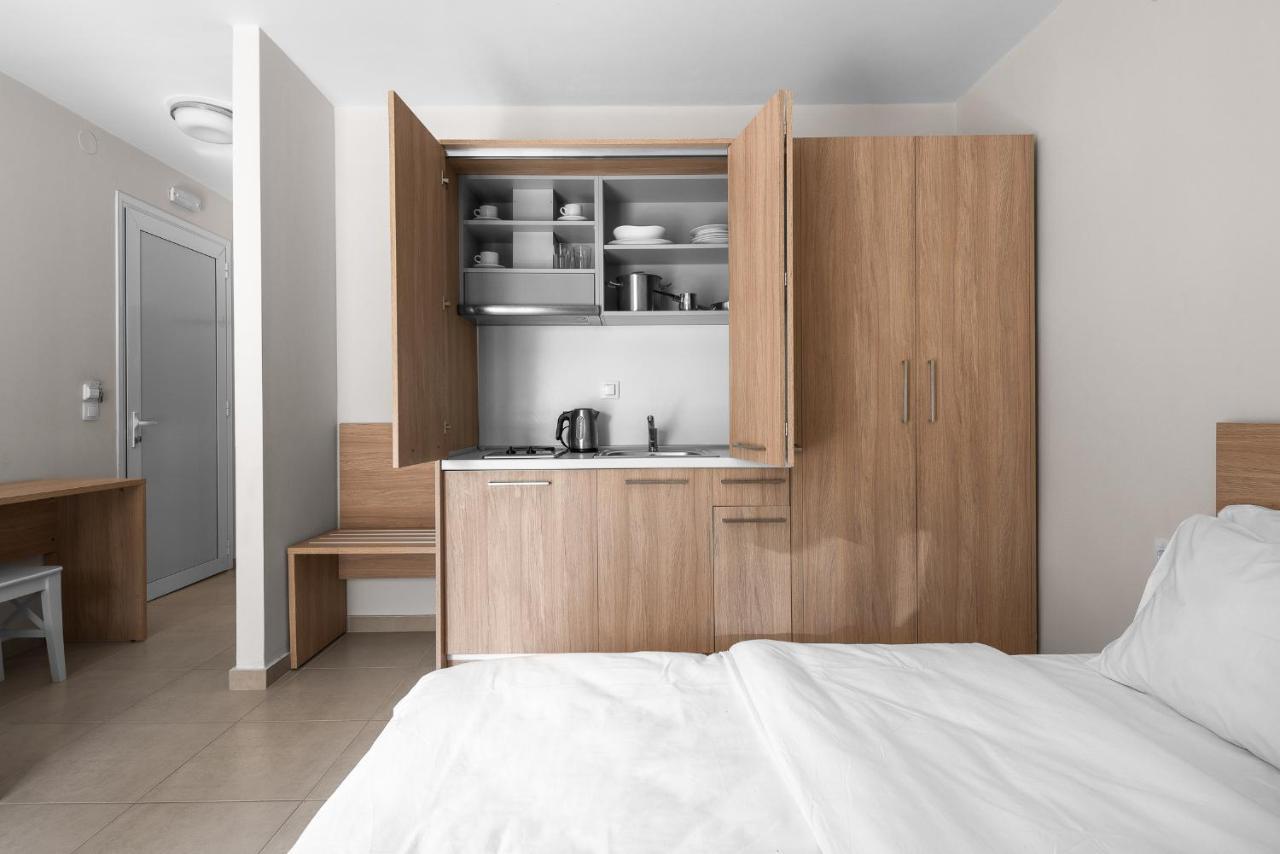 Blue Flag, Nilie Hospitality Mgmt Apartment Olympiakí Aktí Ngoại thất bức ảnh